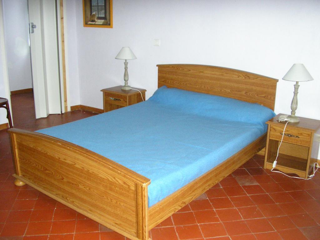 Auberge Le Bistrot De Lussan Lussan  Habitación foto